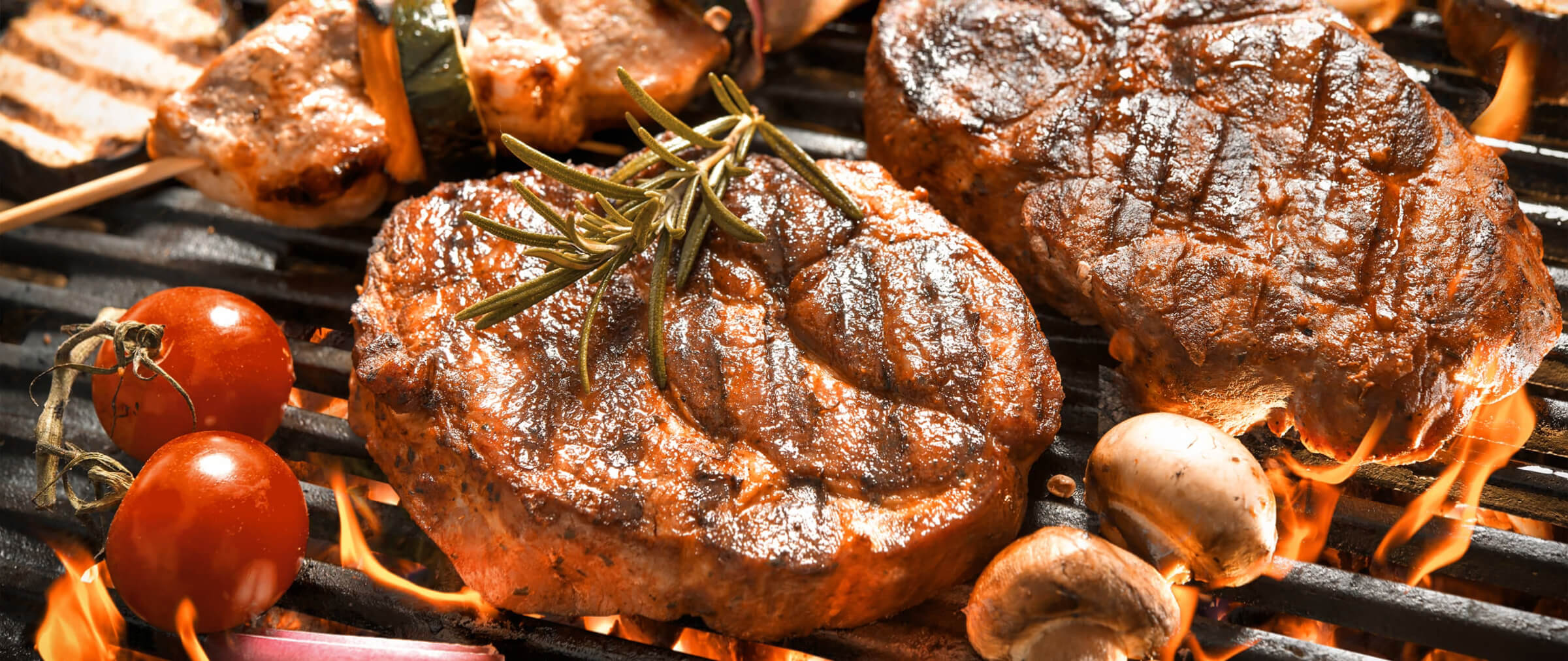 Grillfleisch am Kohlegrill